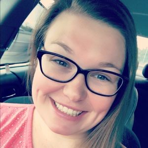 Meet your Posher, Rebecca